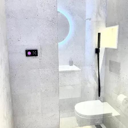 Apartment Ra8 *